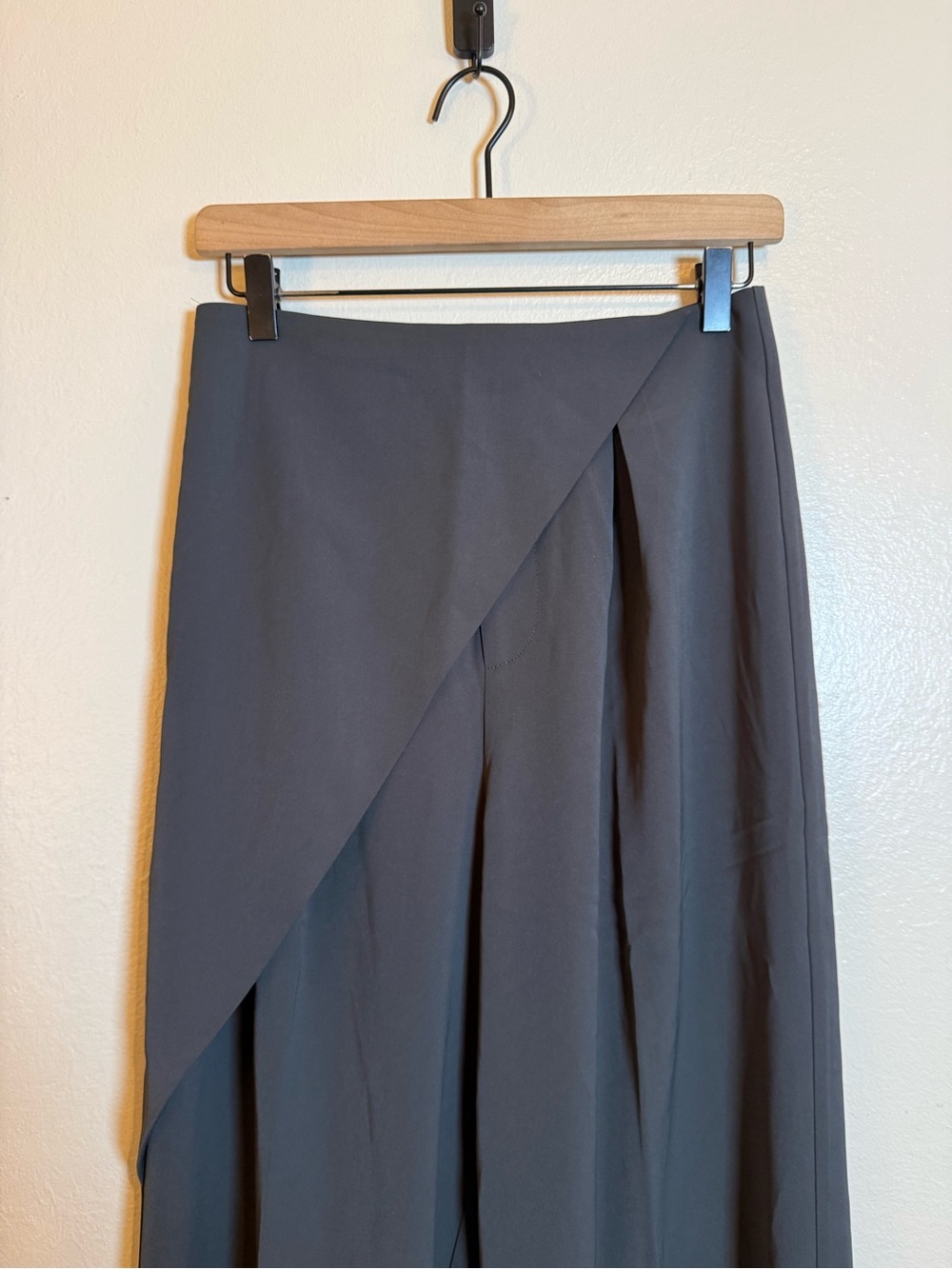 Bayse Rue Pants in Liberty - Picture 3 of 7